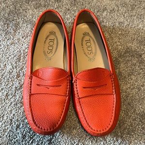 Tods Gommino Driving Shoes in orange leather